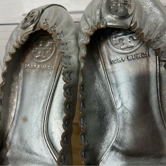 Tory Burch Reese Gold Metallic Ballet Leather Flats w/ Tassels Size 7.5 - Picture 2 of 6